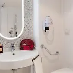 Ibis Marne La Vallee Val D'europe מלון