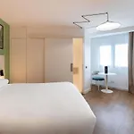 Ibis Marne La Vallee Val D'europe מלון