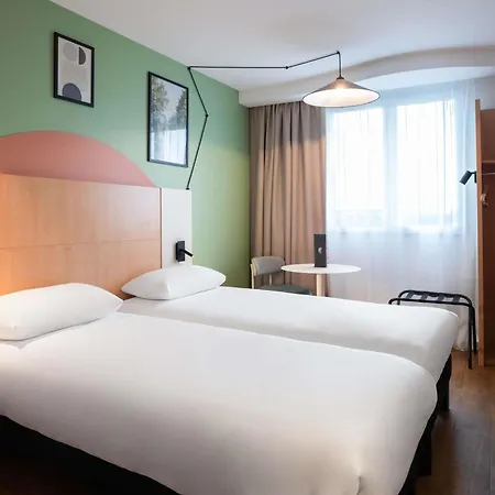 Ibis Marne La Vallee Val D'europe Hotel 3*