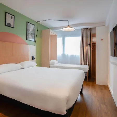 Ibis Marne La Vallee Val D'europe מלון מונטבראן